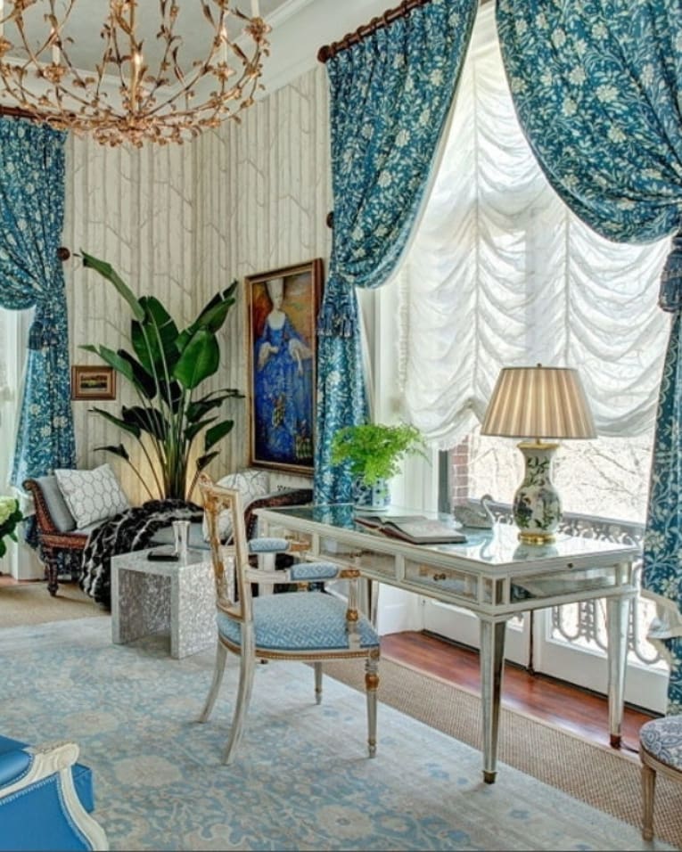 Французские шторы – изысканная роскошь, скрытая за полукруглыми пышными фестонами. Пошаговый мастер-класс по пошиву