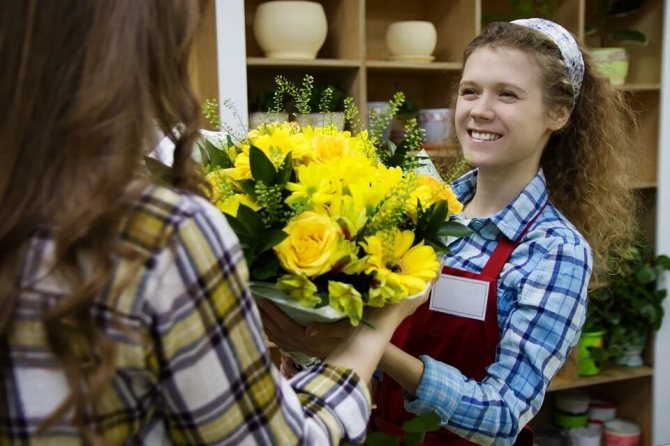 персонал цветочного магазина